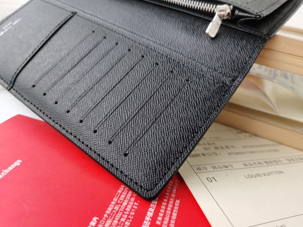 LVコピーウォレット着用イメージ